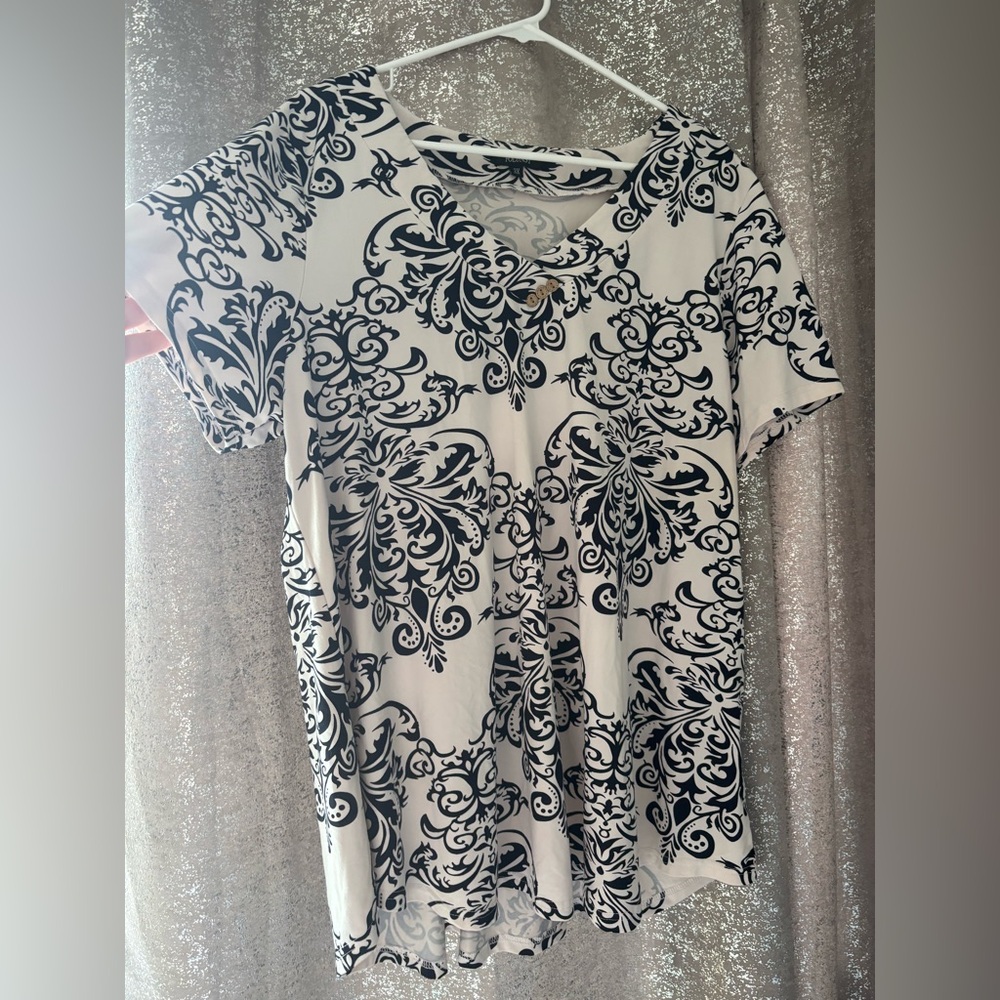 Elegant Black and White Patterned Super Soft Women's Top